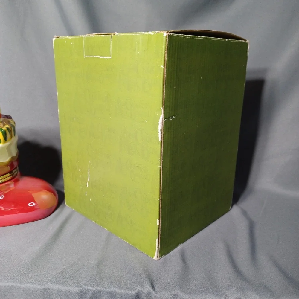 Cracker Barrel Mr. Christmas Red Stocking Porcelain‎ Hinged Animated Music Box